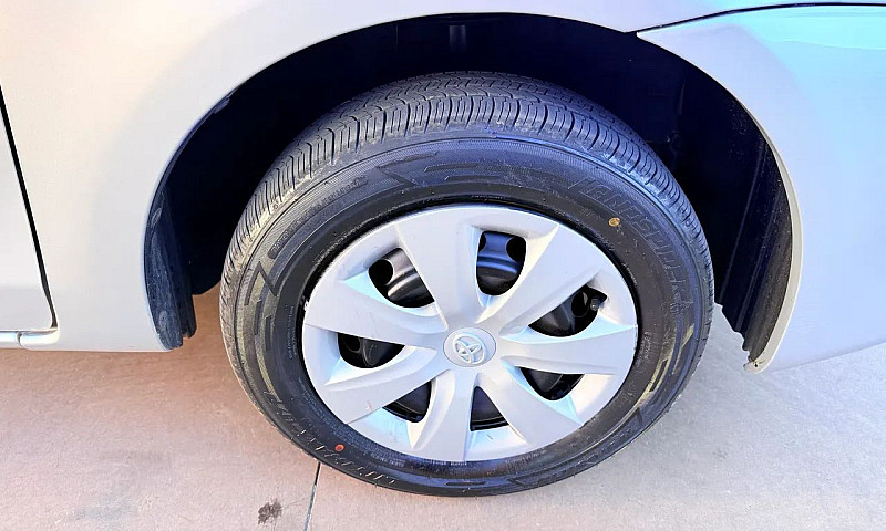 Toyota Etios X 1.3 F...
