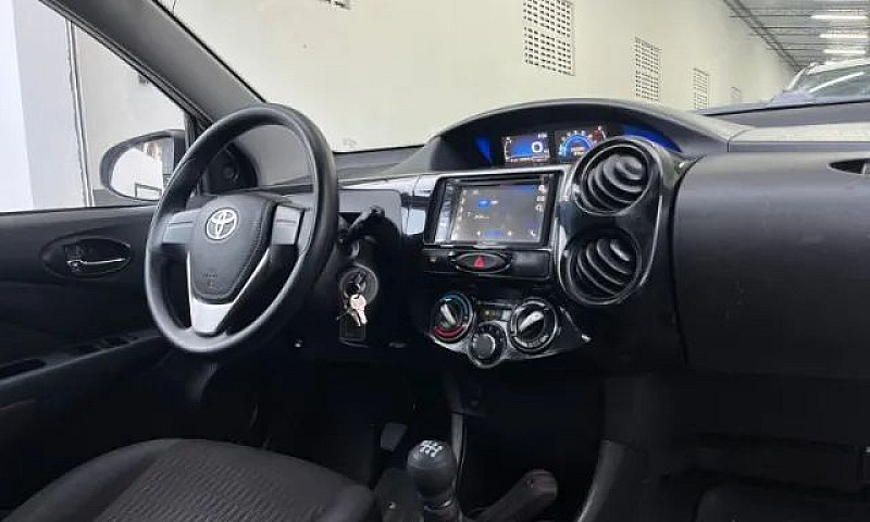 Toyota Etios X 1.3 F...