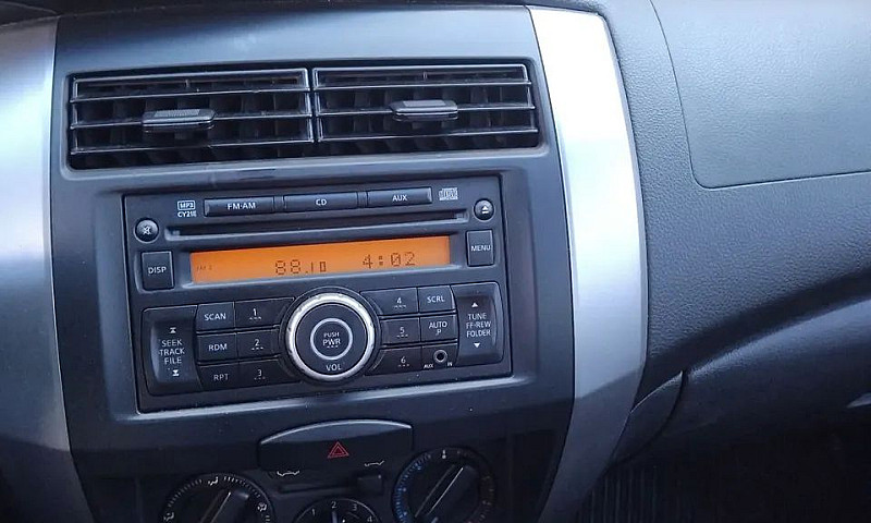Nissan Livina Sl 1.6...