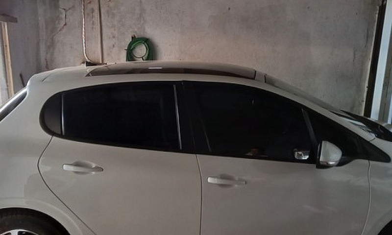 Peugeot 208 Allure 1...