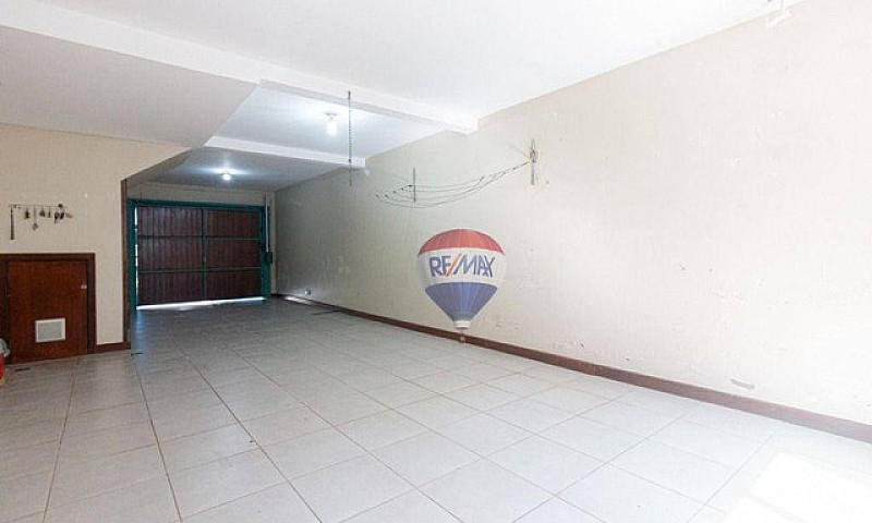Casa Com 3 Dormitóri...