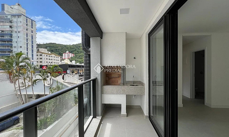 Apartamento Novo De ...