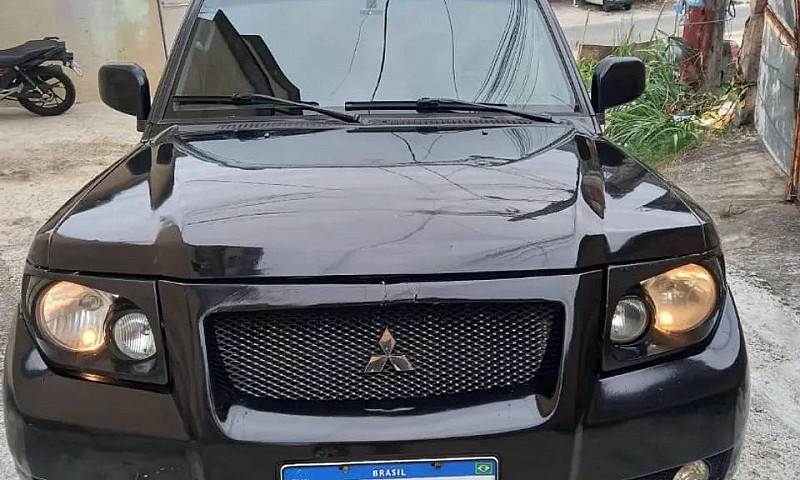 Mitsubishi Pajero Tr...