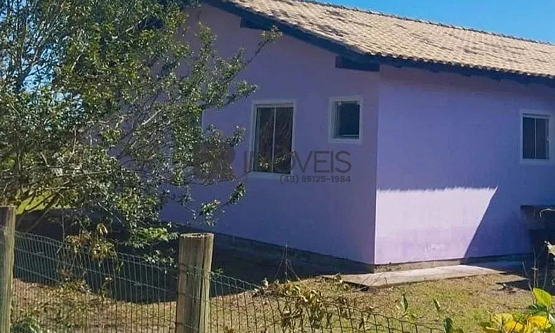 Área Ampla Com Duas ...