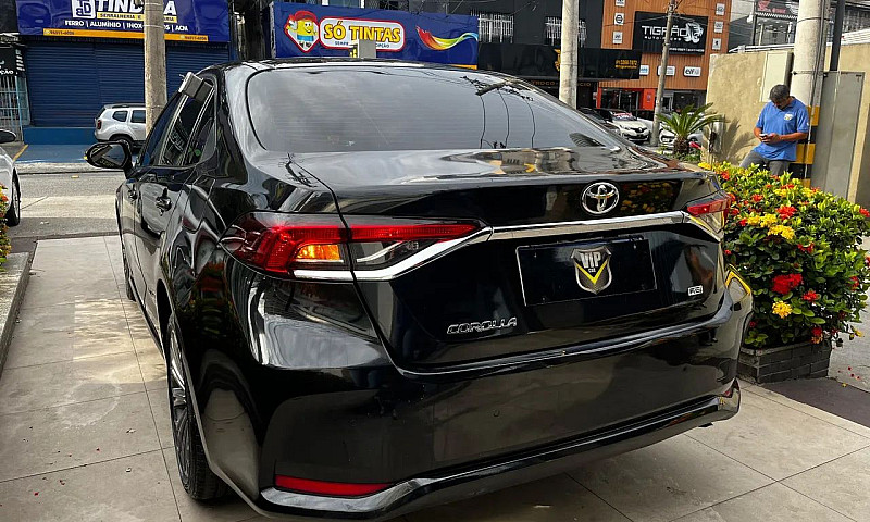 Toyota Corolla Cross...