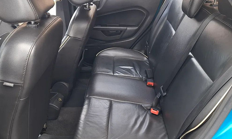 Ford Fiesta Se 1.6 1...