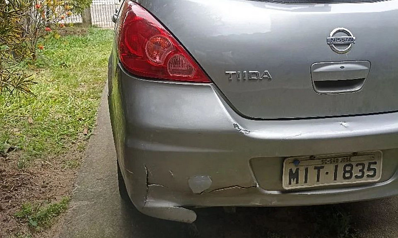 Nissan Tiida Sl 1.8/...