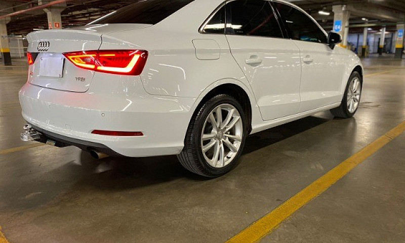 Audi A3 Sedan Ambiti...
