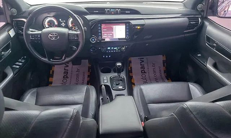 Toyota Hilux 2.8 Srx...