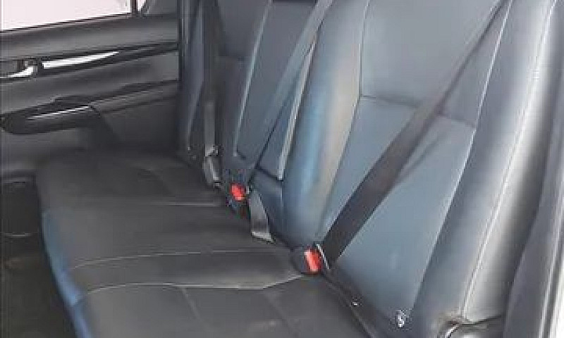 Toyota Hilux 2.8 Srx...