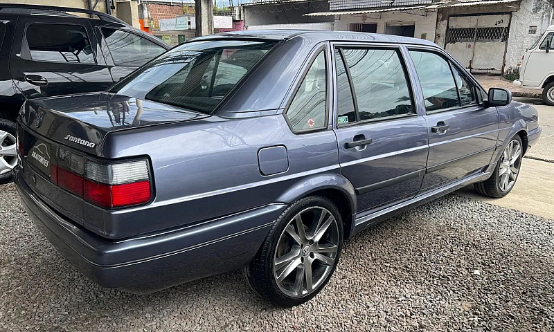 Santana 2000 Mi 1.8 ...