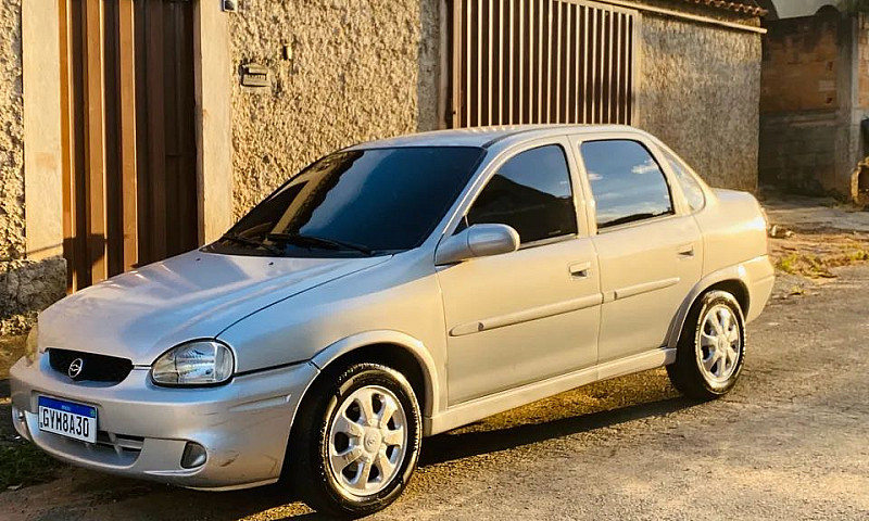 Chevrolet Corsa Seda...