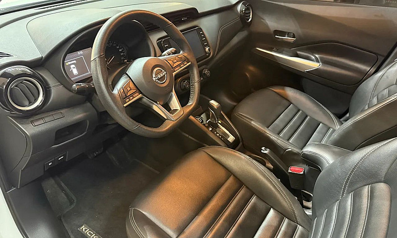 Nissan Kicks Exclusi...
