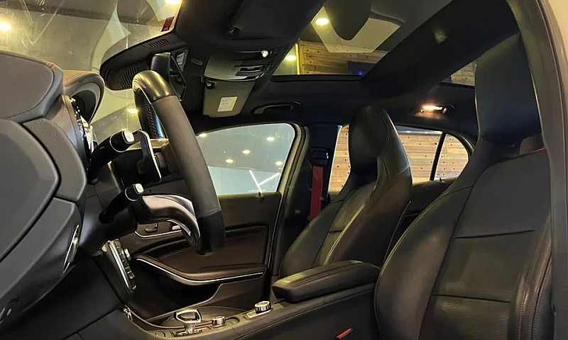 Mercedes-Benz Gla 45...