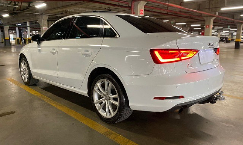 Audi A3 Sedan Ambiti...