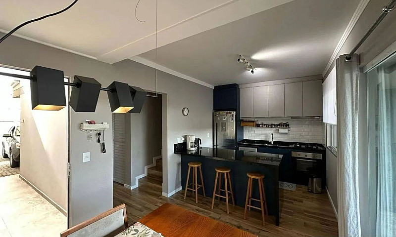 Casa Com 2 Dormitóri...