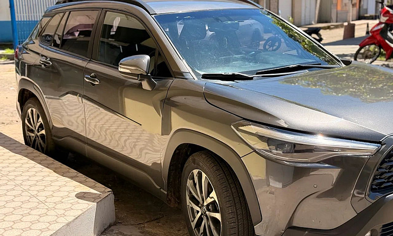 Toyota Corolla Cross...