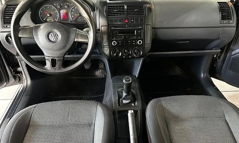 Volkswagen Polo Seda...