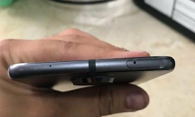 Moto Z2...