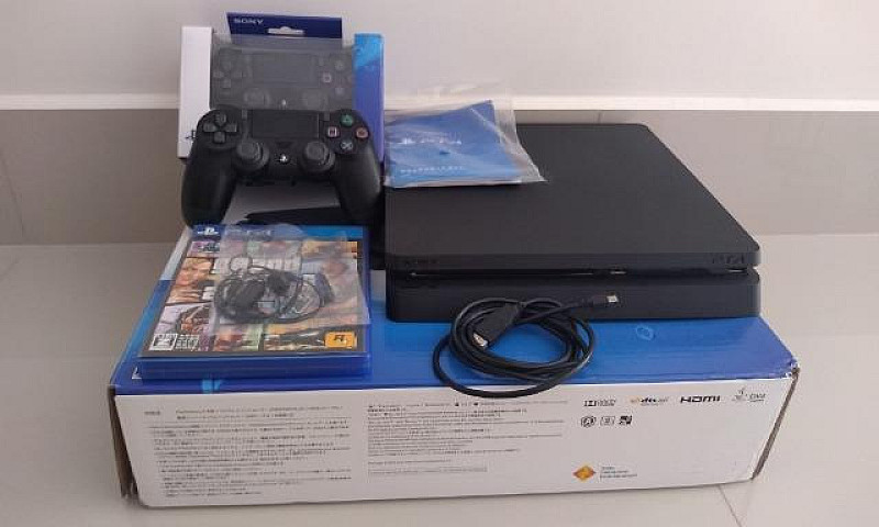 Playstation 4 Slim...