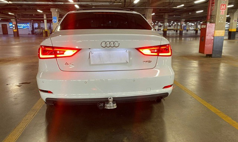 Audi A3 Sedan Ambiti...