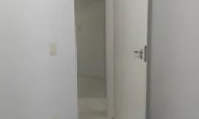 Alugo Quarto Em Casa...