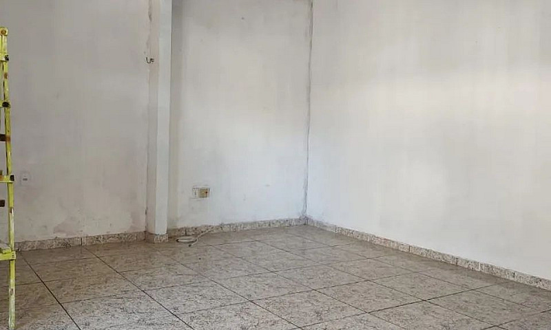 Vende-Se Ótima Casa ...