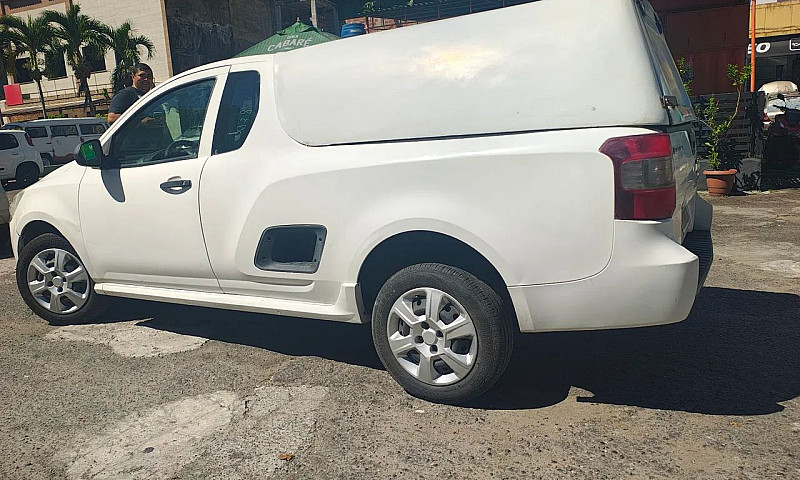 Chevrolet Montana Ls...