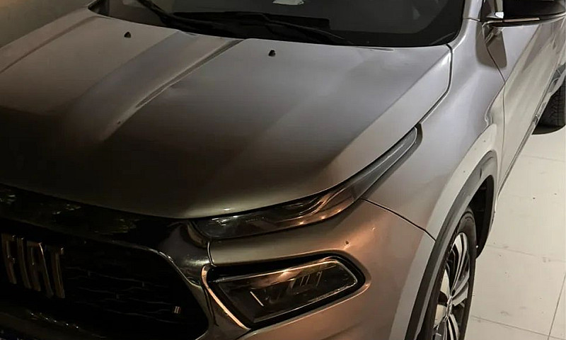 Fiat Toro Volcano 2....