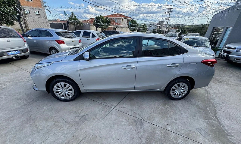 Toyota Yaris Xl Seda...