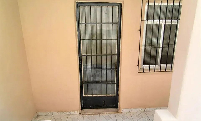 Casa C/ 1 Quarto + Q...