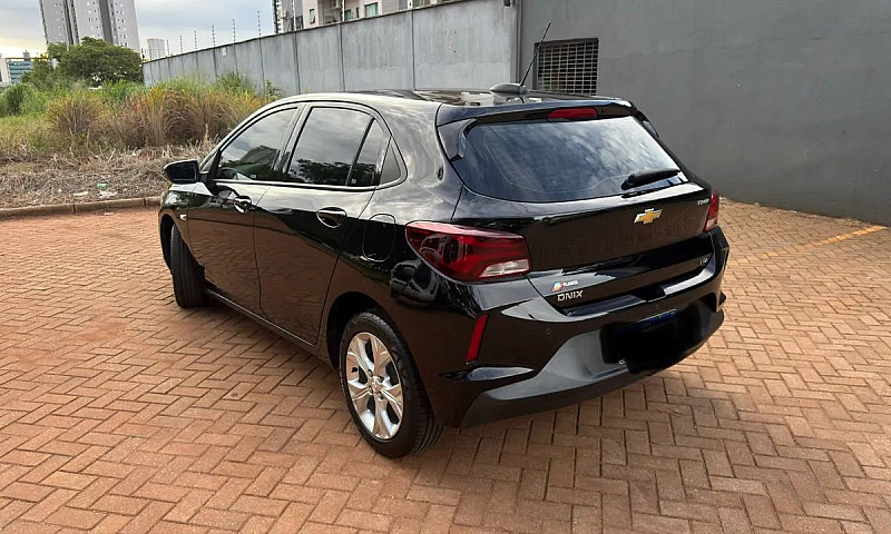 Chevrolet Onix Hatch...