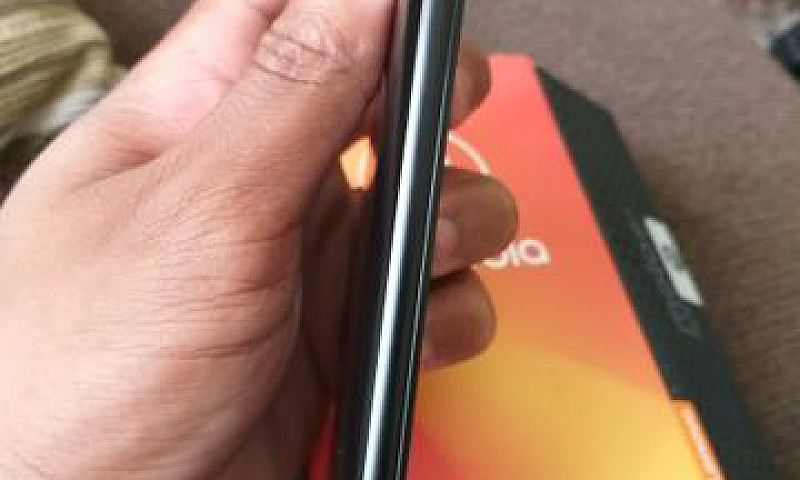 Moto E5 Play Complet...
