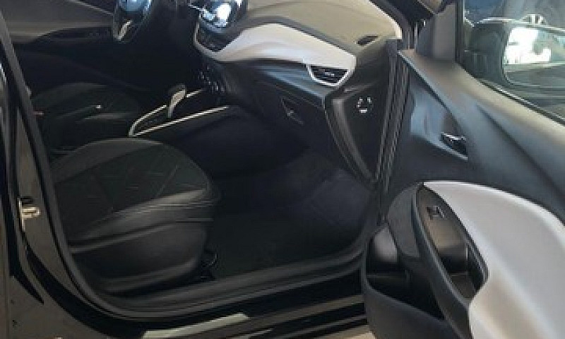 Chevrolet Onix Premi...