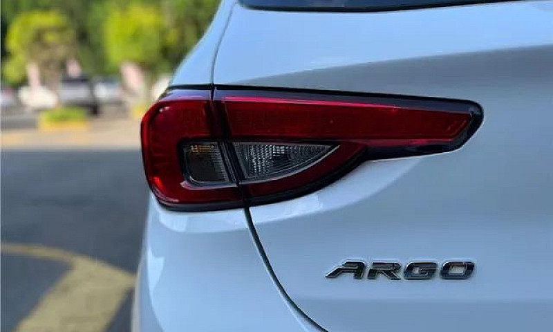 Argo<Br>1.0 2021 Fir...