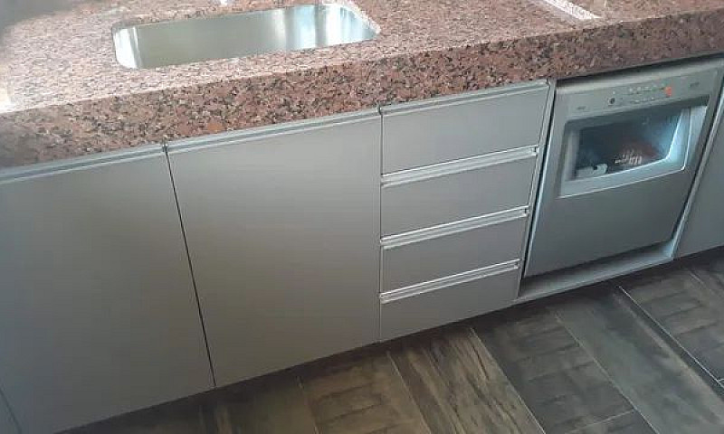 2 Quartos Com Armári...