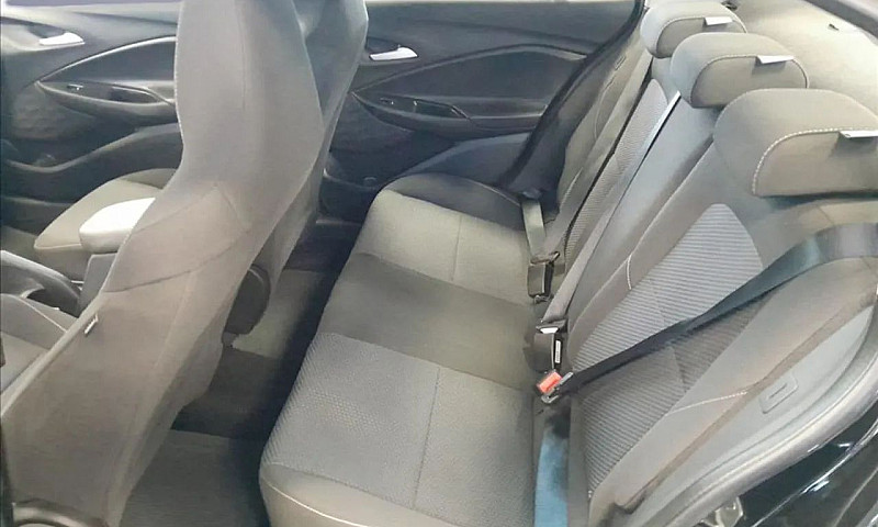 Chevrolet Onix Plus ...