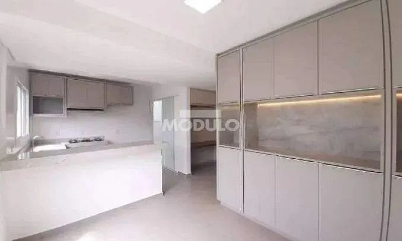 Casa Residencial Em ...