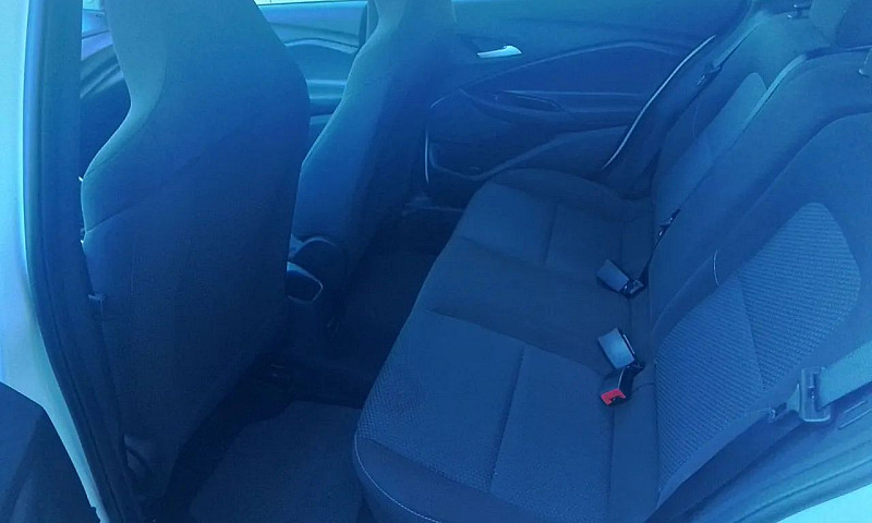 Chevrolet Onix Plus ...