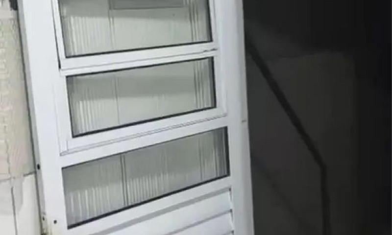Kitnet No Primeiro A...