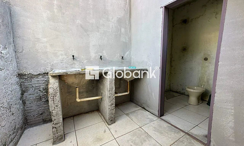 Casa Residencial Com...