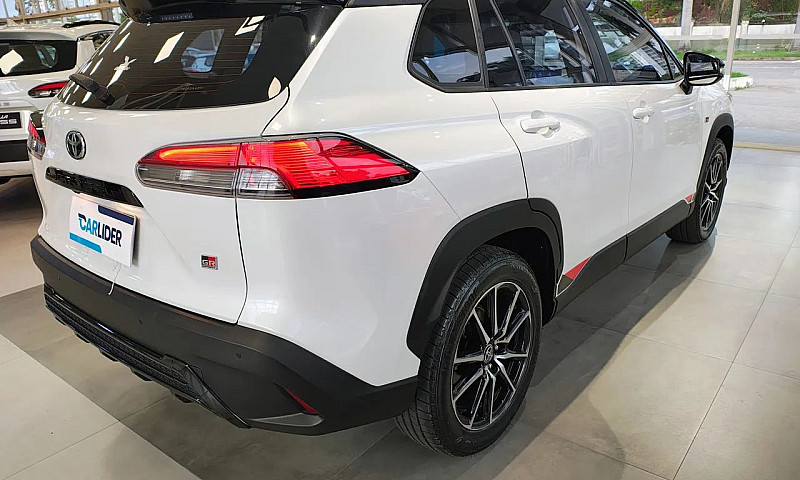 Toyota Corolla Cross...