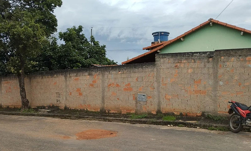 Vende-Se Casa E 1 Ba...
