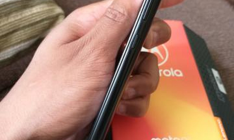 Moto E5 Play Complet...