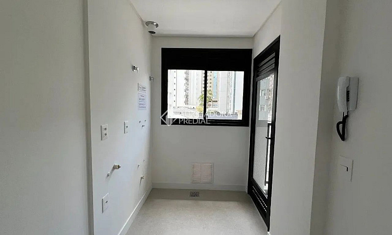 Apartamento Novo De ...