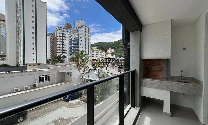 Apartamento Novo De ...