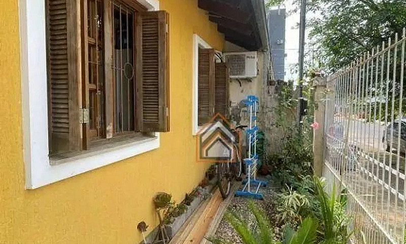 Casa Com 3 Dormitóri...