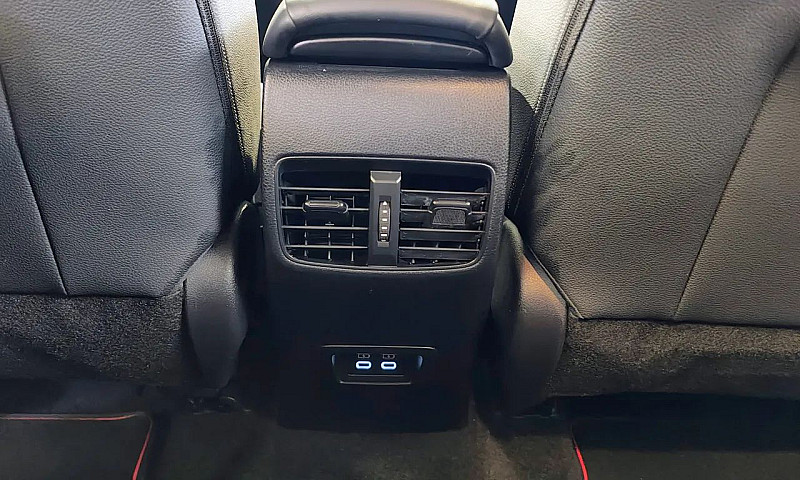 Toyota Corolla Cross...