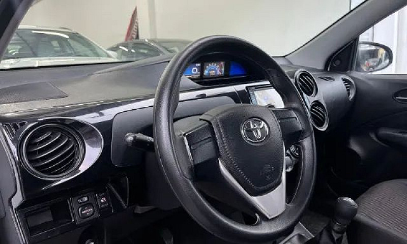 Toyota Etios X 1.3 F...