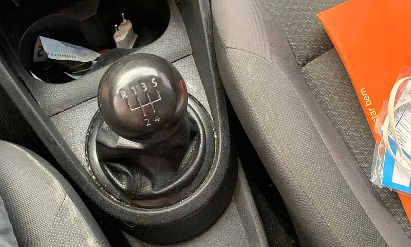 Volkswagen Voyage 1....